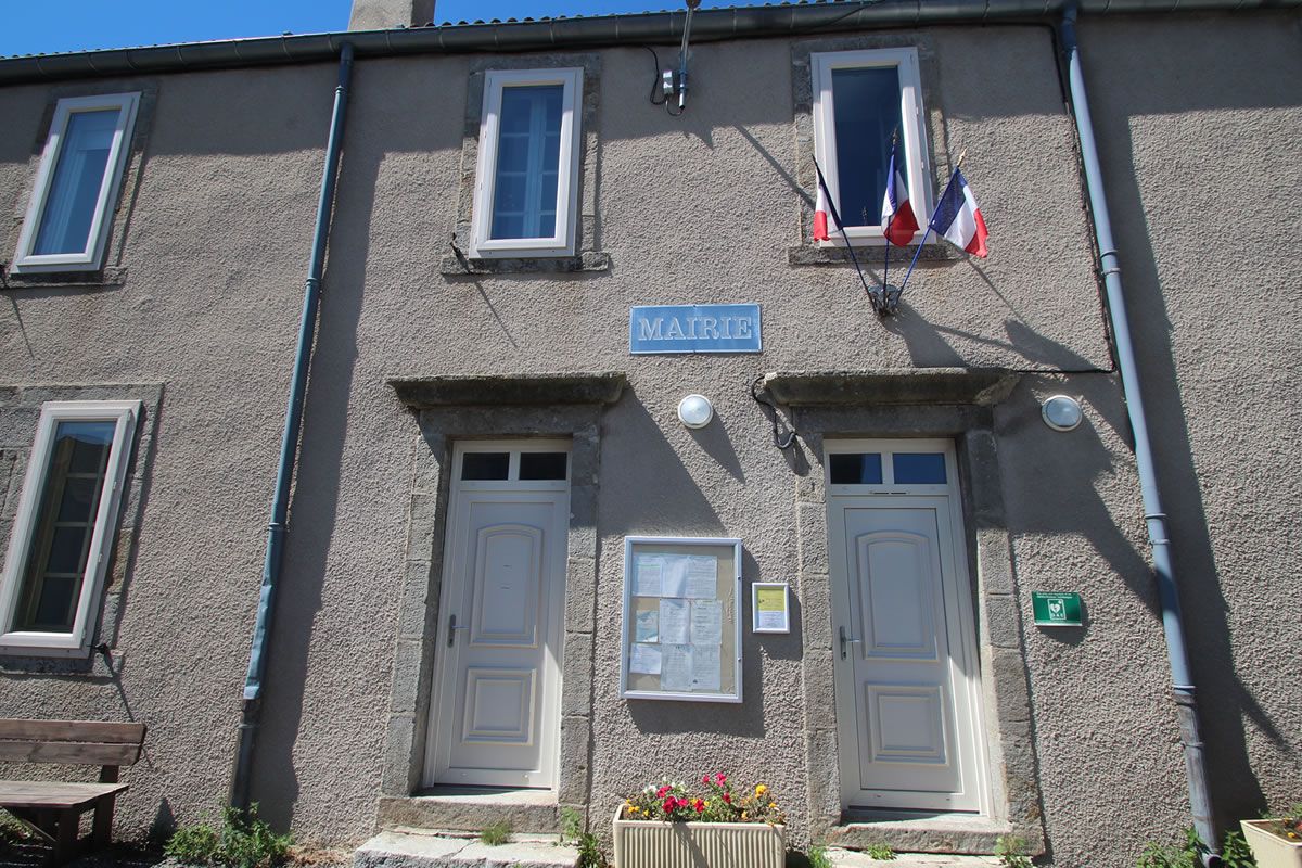 Agence postale à la Mairie de Mézilhac