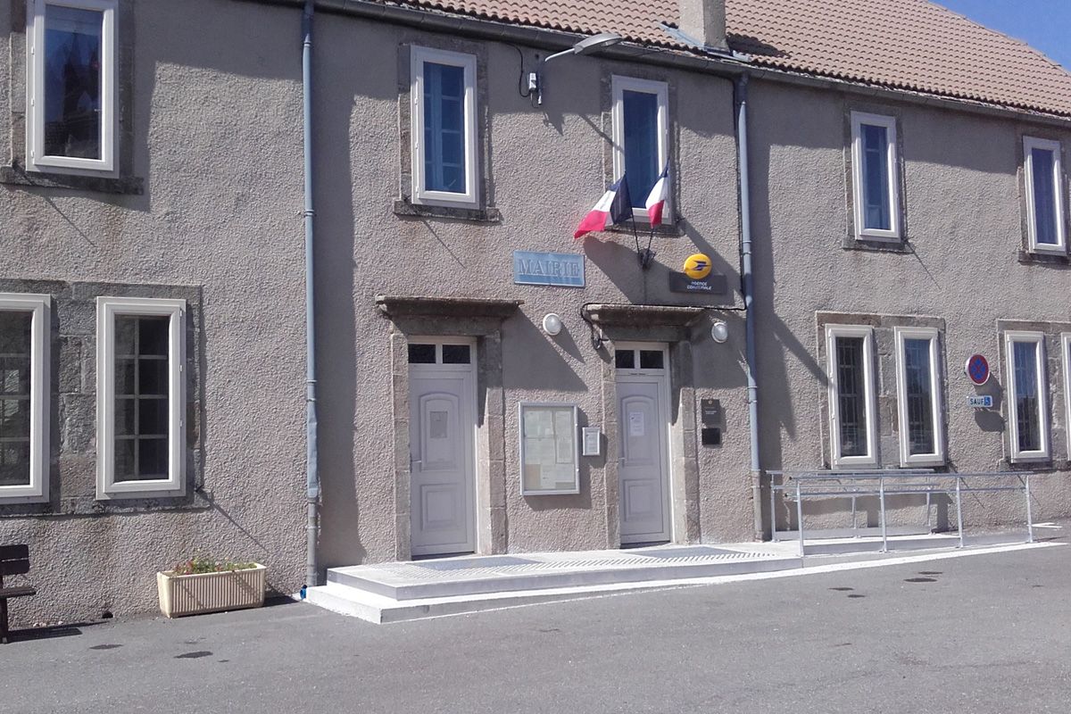 Agence postale à la Mairie de Mézilhac